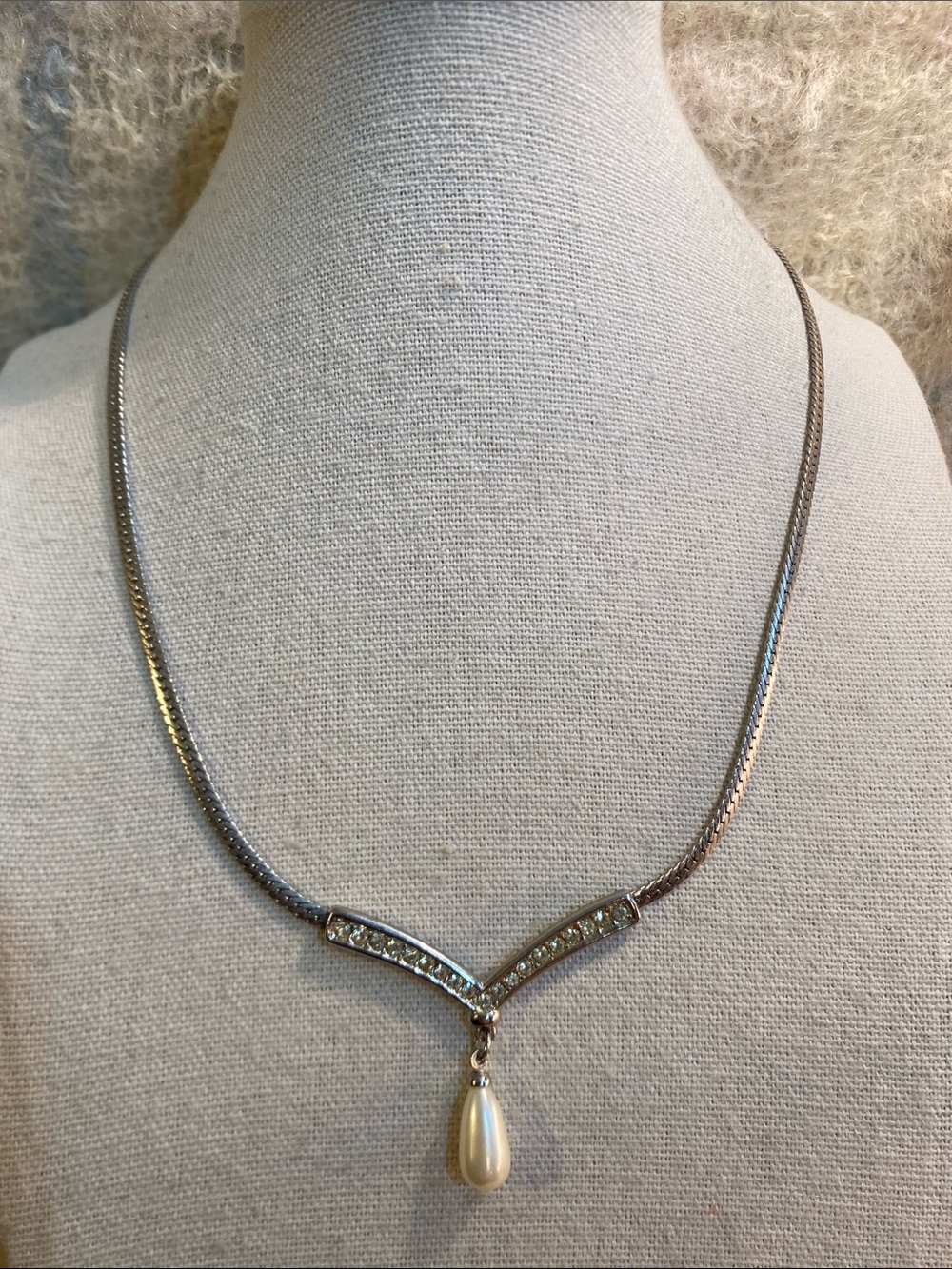 Vintage Vendome Rhinestone Faux Pearl Drop Necklace Signed 16” plus Ext